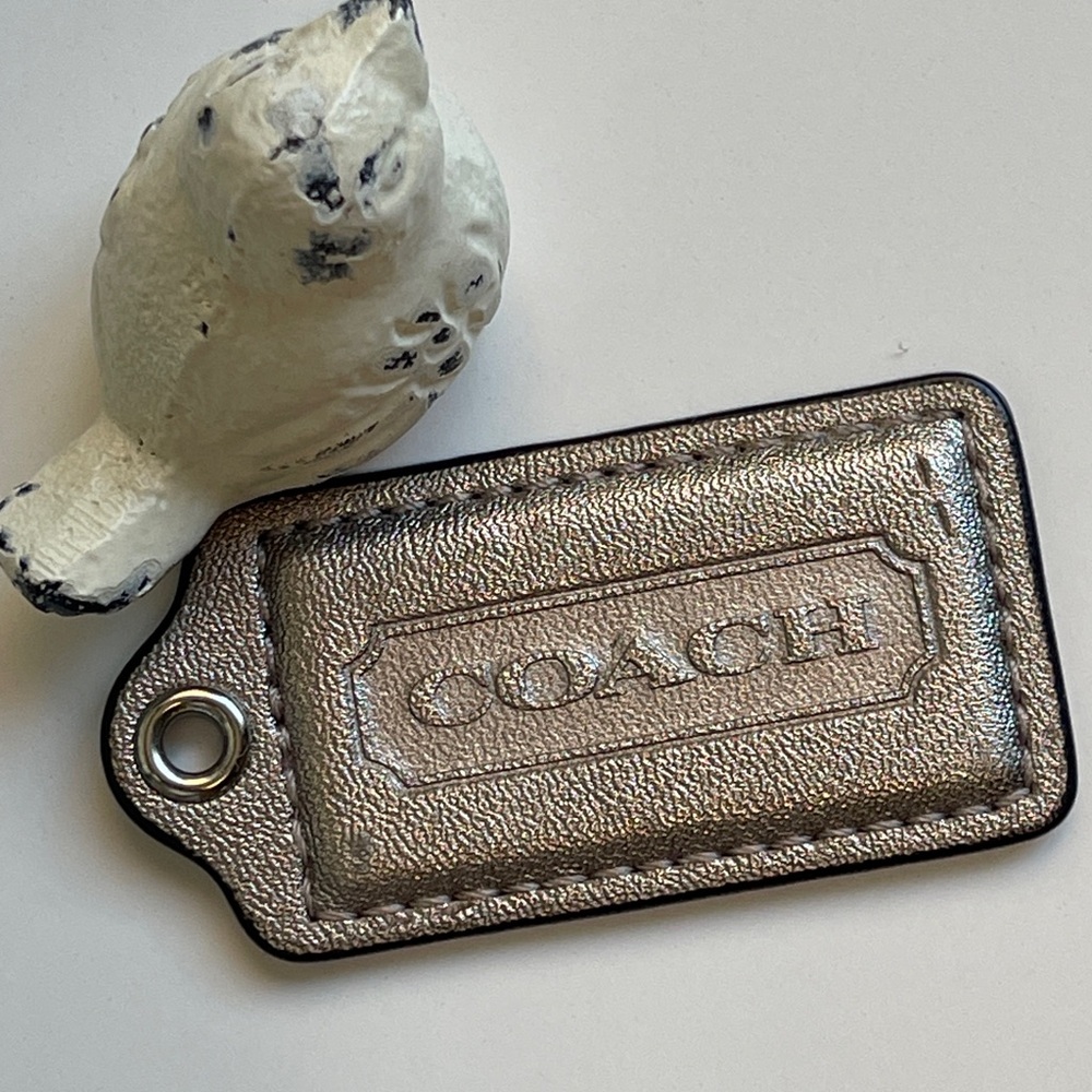 2.5” COACH Leather Fob Bag Charm Keychain
Hang Tag